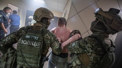 Колектори та продаж квартири на СЕТАМ. Що відомо про стрілянину у Голосіївському районі Києва