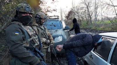 Незаконний збут зброї. Правоохоронці затримали жителя Миколаївщини