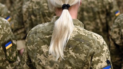У Кременчуці військовослужбовицю підозрюють у торгівлі впливом: суд обрав домашній арешт