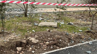 Внаслідок атаки військ РФ по Дніпру є пошкодження в одному з районів: фоторепортаж