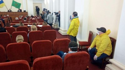 На сесії Харківської міськради від чиновників вимагали не порушувати карантин