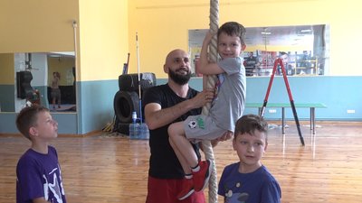 Протидія булінгу: в Тернополі відбувся захід для татусів з дітьми