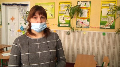 На Житомирщині пів сотні людей протестували проти призупинення діяльності Некрашівської гімназії На Житомирщині пів сотні людей протестували проти призупинення діяльності Некрашівської гімназії