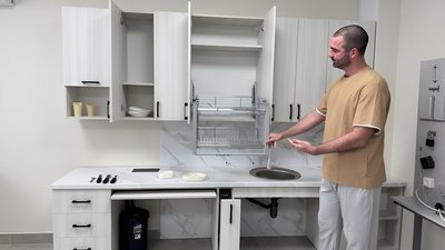 У лікарні Миколаєва створили кухню для реабілітації людей з інвалідністю і травмами