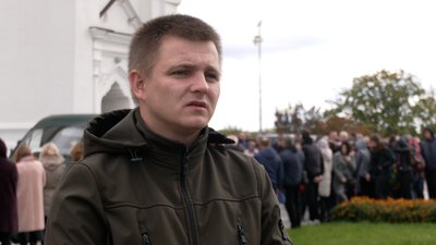 "Папа, ми взяли Ізюм!": у Чернігові провели в останню путь 21-річного лейтенанта "Папа, ми взяли Ізюм!": у Чернігові провели в останню путь 21-річного лейтенанта