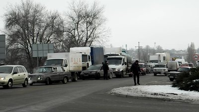 Мешканці Оріхова на Запоріжжі провели акцію протесту проти підвищення тарифів Мешканці Оріхова на Запоріжжі провели акцію протесту проти підвищення тарифів