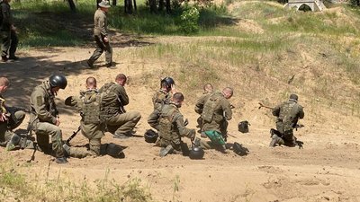 Миколаївські нацгвардійці відпрацьовують вправи щодо згуртування колективу Миколаївські нацгвардійці відпрацьовують вправи щодо згуртування колективу