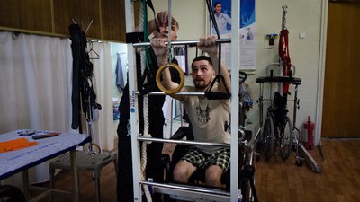 Гліб Стрижко з Полтави відновлюється після травм, які отримав під час оборони Маріуполя Гліб Стрижко з Полтави відновлюється після травм, які отримав під час оборони Маріуполя