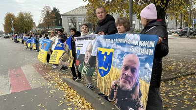 У Золотоноші провели акцію-нагадування про зниклих безвісти та полонених
