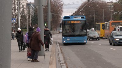 У Рівному на маршрутах курсує менша кількість тролейбусів