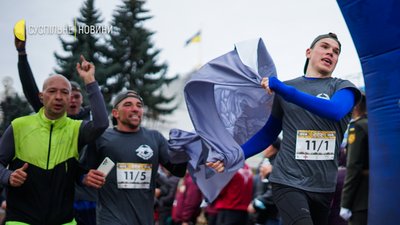 У Києві відбувся перший в Європі військовий забіг Military Run UA. Фоторепортаж У Києві відбувся перший в Європі військовий забіг Military Run UA. Фоторепортаж