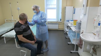 На Запоріжжі розпочали вакцинацію громадян, що зареєструвалися на щеплення через "Дію" На Запоріжжі розпочали вакцинацію громадян, що зареєструвалися на щеплення через "Дію"