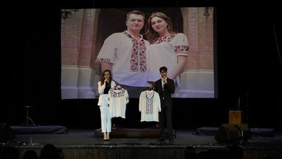 Музика перемоги. У Чернівцях на благодійному концерті зібрали майже 42 тисячі гривень для українських військових Музика перемоги. У Чернівцях на благодійному концерті зібрали майже 42 тисячі гривень для українських військових