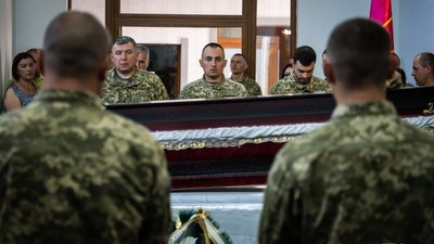 У Тернополі попрощалися з військовослужбовцем Ігорем Гесюком У Тернополі попрощалися з військовослужбовцем Ігорем Гесюком