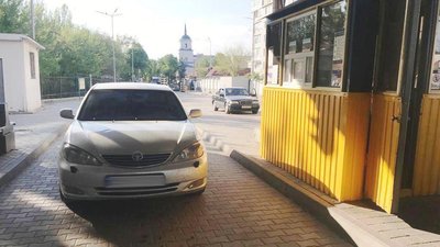 Пропонував 400 доларів США. На Вінниччині чоловік хотів перетнути кордон за хабар