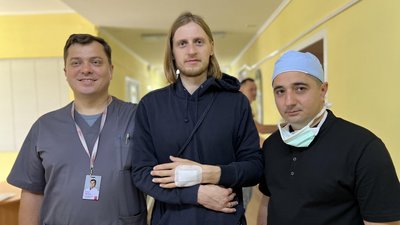 Зможе повернутися до тренувань: львівські лікарі прооперували українського фехтувальника Ростислава Герцика