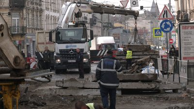 Львів'янам обіцяють компенсувати шкоду через цілодобовий ремонт на перехресті Бандери – Городоцька