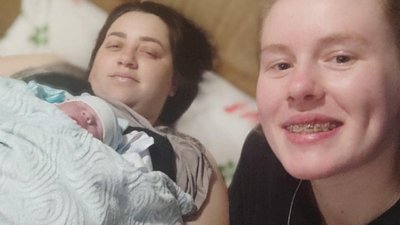 Телемедицина воєнного часу. На Миколаївщині породілля народжувала вдома Телемедицина воєнного часу. На Миколаївщині породілля народжувала вдома