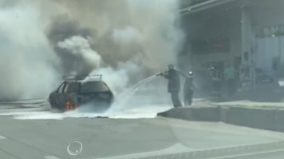 У Харкові на ходу загорівся автомобіль