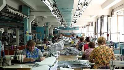 Не чули сирен та вибухів, але відчували як хитаються будинки: історії слабочуючих чернігівців під обстрілами