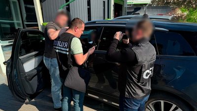 На Львівщині на хабарі спіймали митника