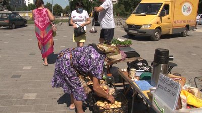 "Хочемо й далі тут торгувати": у Черкасах продавці просять дозволити торгівлю на площі 700-річчя