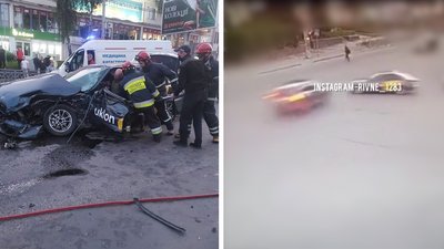 Момент ДТП з двома авто і пішоходом у Рівному потрапив на два відеозаписи