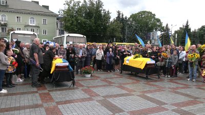 Прощання із військовими Костянтином Гнітецьким та Валентином Гмираком Прощання із військовими Костянтином Гнітецьким та Валентином Гмираком