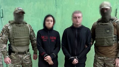Планувати підірвати військових: у Запоріжжі СБУ затримала різнороба та касирку