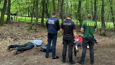 Хотів незаконно відправити до Словаччини. На Закарпатті затримали чоловіка, який намагався надати хабар прикордонникам