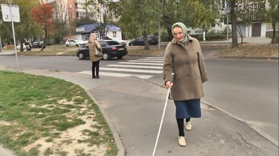 Завжди поруч: подружжя незрячих лучан розповіли про життя у темряві Завжди поруч: подружжя незрячих лучан розповіли про життя у темряві