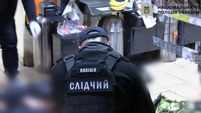 Правоохоронці проводять слідчі дії у магазині