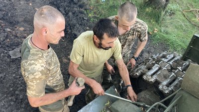 Як на Харківщині тренуються танкісти новоствореної бригади ЗСУ Як на Харківщині тренуються танкісти новоствореної бригади ЗСУ