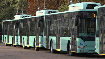 На початку цього року Хмельницький став переможцем одного із конкурсних відборів з оновлення електротранспорту. За кошти Європейського банку планують закупити 60 тролейбусів. Фото: Суспільне. На початку цього року Хмельницький став переможцем одного із конкурсних відборів з оновлення електротранспорту. За кошти Європейського банку планують закупити 60 тролейбусів. Фото: Суспільне.