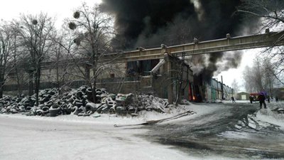У Бородянці на Київщині загорівся склад заводу "Борекс" — ДСНС У Бородянці на Київщині загорівся склад заводу "Борекс" — ДСНС