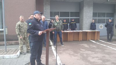 Понад 100 житомирських рятувальників отримали нагороди за відвагу, виявлену у надзвичайних ситуаціях Понад 100 житомирських рятувальників отримали нагороди за відвагу, виявлену у надзвичайних ситуаціях