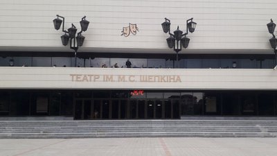 Сумський театр відсвяткував поновлення роботи концертом з балкону