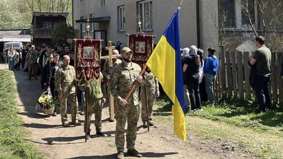 На Закарпатті попрощалися із загиблим військовим Олександром Поповичем