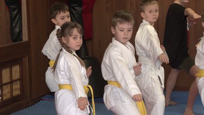 "Спорт знімає стрес" – як тренуються діти у Сумах в умовах війни