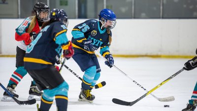 Чемпіонки України з жіночого хокею - "Київ Кепіталз".