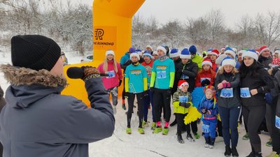 Благодійний забіг святих Миколаїв у Рівному зібрав понад дві сотні учасників в капелюхах Благодійний забіг святих Миколаїв у Рівному зібрав понад дві сотні учасників в капелюхах