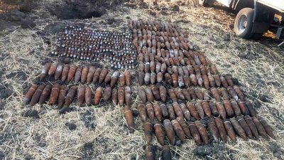 На Дніпропетровщині піротехніки ДСНС знищили 462 одиниці застарілих боєприпасів