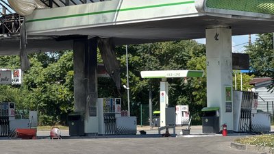 Пошкоджена обстрілом АЗС у Запоріжжі, 24 червня 2026 року