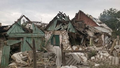 На Донеччині за добу окупанти обстріляли дитячий садок, школу, житлові будинки та заводи