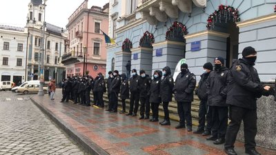 У Чернівцях проводять першу сесію нового скликання депутатів. Текстовий онлайн У Чернівцях проводять першу сесію нового скликання депутатів. Текстовий онлайн