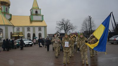 На Закарпатті попрощалися з полеглим військовим Василем Стельмахом
