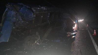 На Рівненщині зіткнулись п'ять машин, є загиблий. Траса у бік Львова заблокована На Рівненщині зіткнулись п'ять машин, є загиблий. Траса у бік Львова заблокована