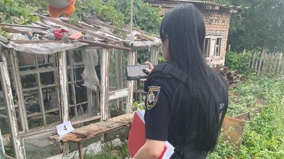 Майже пів сотні повідомлень про руйнування: поліцейські фіксують наслідки обстрілів Нікополя