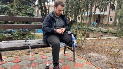 "Бігати не можу, буду літати": військовий з Полтавщини "Доц" після протезування повернувся на фронт "Бігати не можу, буду літати": військовий з Полтавщини "Доц" після протезування повернувся на фронт