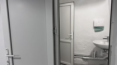 Вбиральня в укритті Вбиральня в укритті